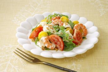 マイユレシピ 焦がしにんにくドレッシングで作るカプレーゼ風トマトのサラダ