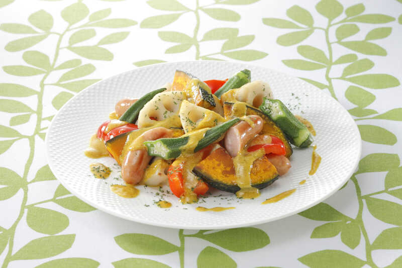 マイユレシピ カレー風味ドレッシングで作るソーセージと揚げ野菜のサラダ